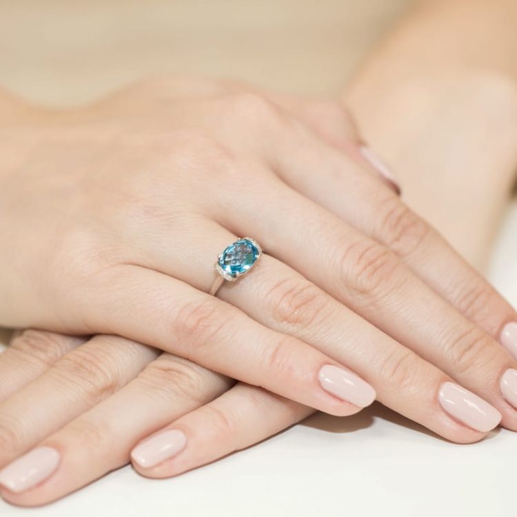 Pierścionek zaręczynowy z żółtego złota z topazem i diamentami 0,04ct Fire Of Love BW-148-topaz