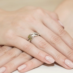 Pierścionek zaręczynowy z żółtego złota z diamentem 0,05ct Fire Of Love BW-156-0,05ct