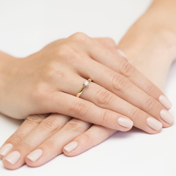 Pierścionek zaręczynowy z żółtego złota z diamentem 0,15ct Fire Of Love BW-228-0,15ct