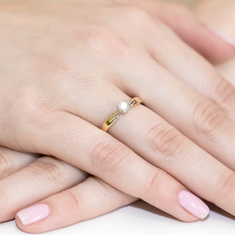 Pierścionek zaręczynowy z żółtego złota z diamentem 0,20ct Fire Of Love BW-241