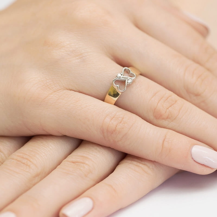 Pierścionek zaręczynowy z żółtego złota z diamentami 0,04ct Fire Of Love BW-286