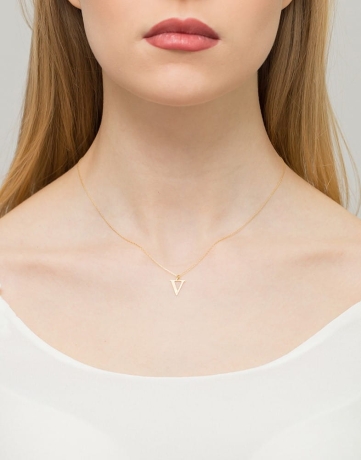 Przejdź do produktu Naszyjnik z żółtego złota z diamentem 0,005ct mała literka V The Diamonds 