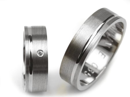 Obrączki ślubne z białego złota płaskie z cyrkonią 6mm Estetic E035-b