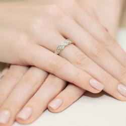 Pierścionek zaręczynowy z żółtego złota z diamentami 0,20ct Fire Of Love BW-349