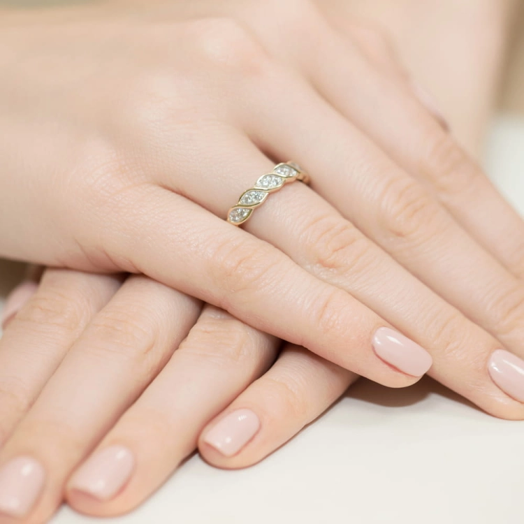 Pierścionek zaręczynowy z żółtego złota z diamentami 0,20ct Fire Of Love BW-349