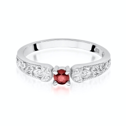 Pierścionek zaręczynowy z białego złota z rubinem i diamentami 0,03ct Fire Of Love BW-411-rubin-b