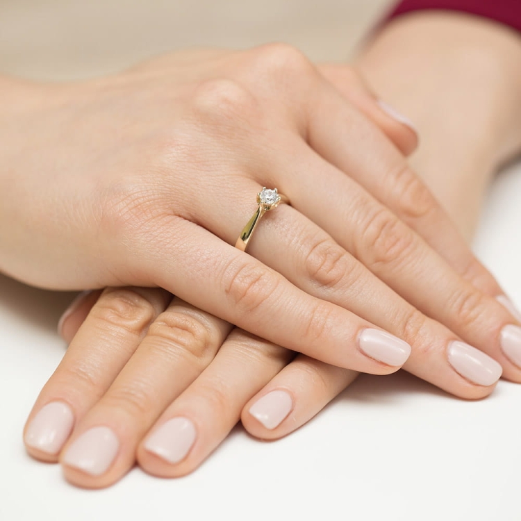 Pierścionek zaręczynowy z żółtego złota z diamentem 0,20ct Fire Of Love BW-429