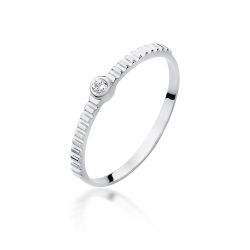 Pierścionek zaręczynowy z białego złota z diamentem 0,04ct Fire Of Love BW-512-b