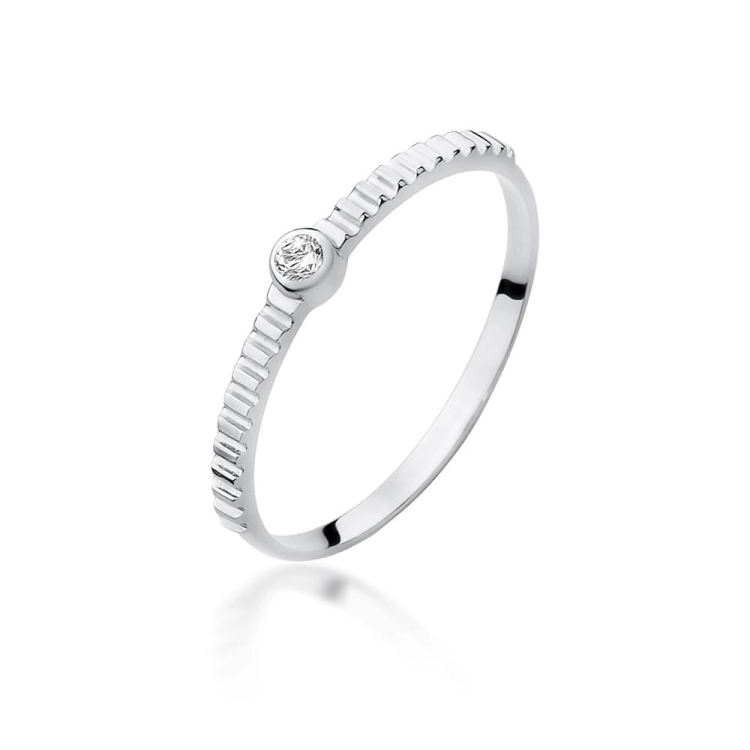 Pierścionek zaręczynowy z białego złota z diamentem 0,04ct Fire Of Love BW-512-b
