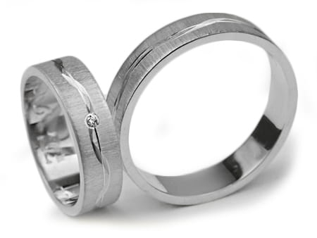 Obrączki ślubne z białego złota płaskie z cyrkonią 5mm Infinity I008-b