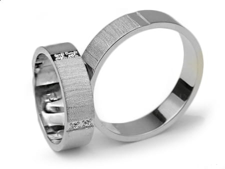 Obrączki ślubne z białego złota płaskie z cyrkoniami 5mm Infinity I018-b