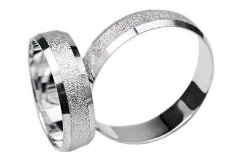 Przejdź do produktu Srebrne obrączki ślubne płaskie fazowane 5mm Silvery