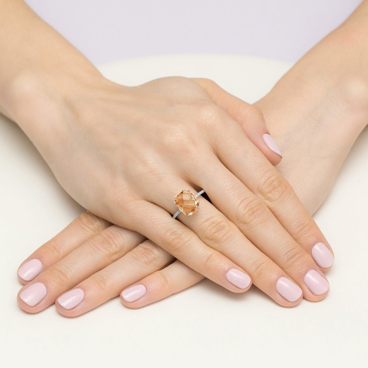 Pierścionek zaręczynowy z żółtego złota z morganitem i diamentami 0,07ct Fire Of Love BW-527-morganitem