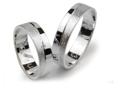 Obrączki ślubne z białego złota płaskie z cyrkonią 5mm Lovely L093-b